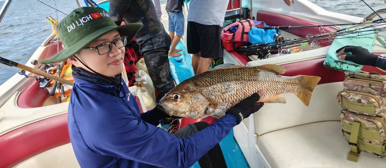 Câu cá hồng bạc ở Côn đảo
