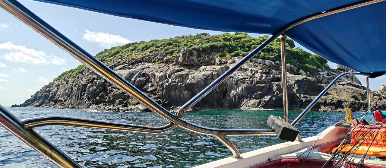 Câu cá bằng cano