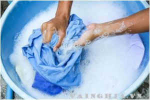 Cách giặt đồ mới không ra màu