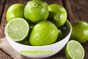 Tẩy quần áo bị lem màu